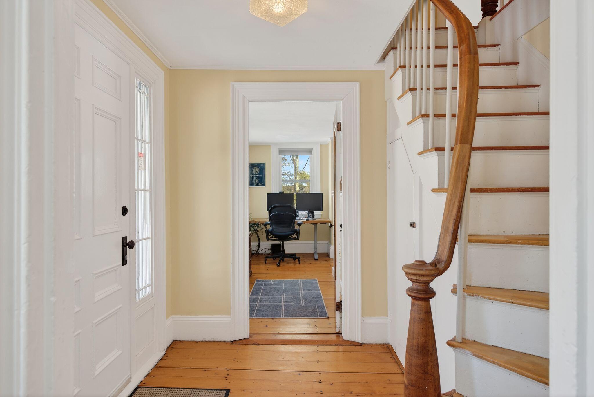 10 Round Hill Lane Brunswick ME 04011