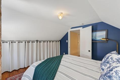 10 Round Hill Lane Brunswick ME 04011