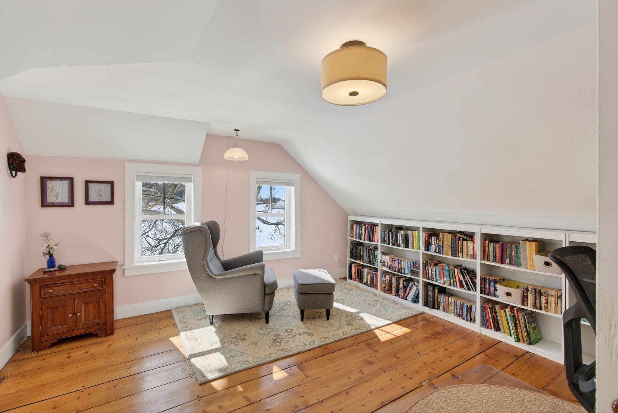 10 Round Hill Lane Brunswick ME 04011