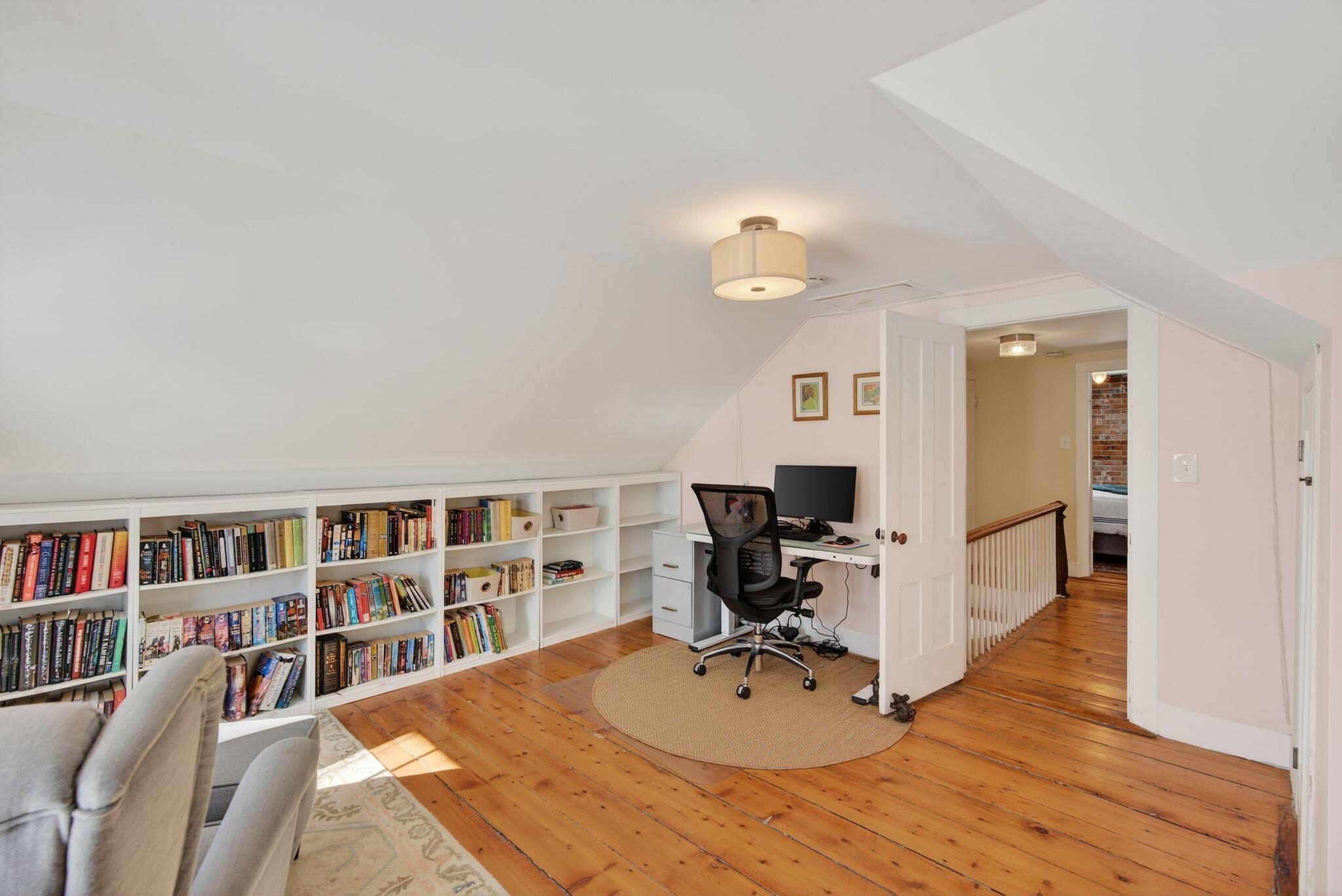 10 Round Hill Lane Brunswick ME 04011