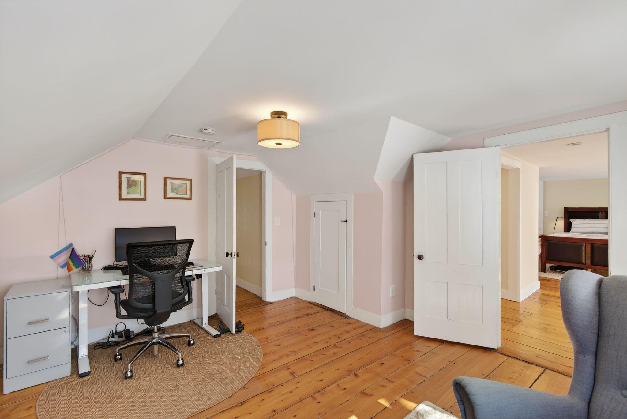 10 Round Hill Lane Brunswick ME 04011