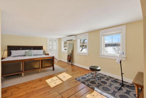 10 Round Hill Lane Brunswick ME 04011