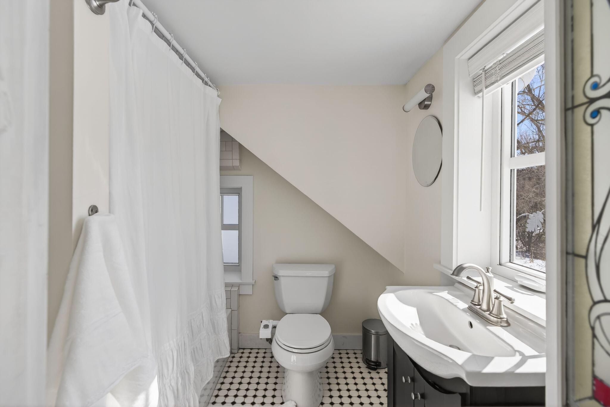 10 Round Hill Lane Brunswick ME 04011