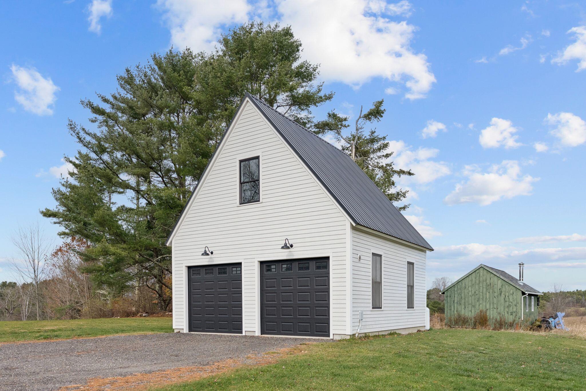 10 Round Hill Lane Brunswick ME 04011