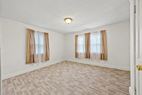 11 Cassell Street Lewiston ME 04240