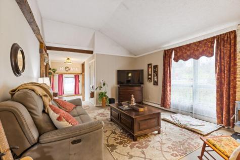 13 Chase Avenue Augusta ME 04330