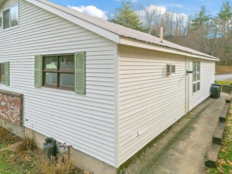 13 Chase Avenue Augusta ME 04330