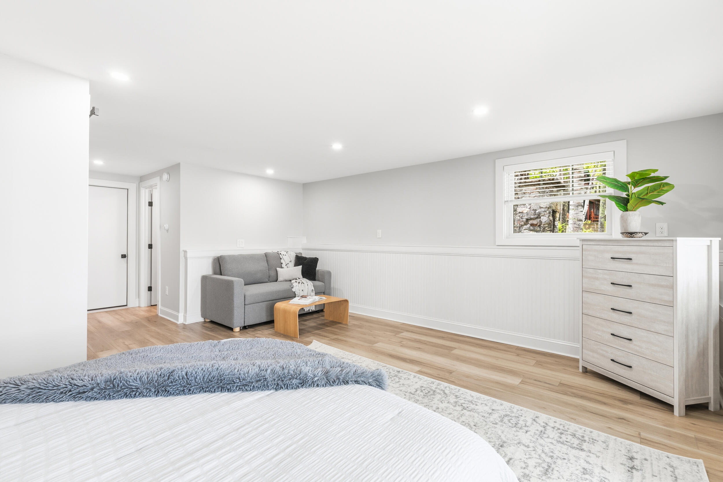 28 E Eleanor Avenue Standish ME 04084