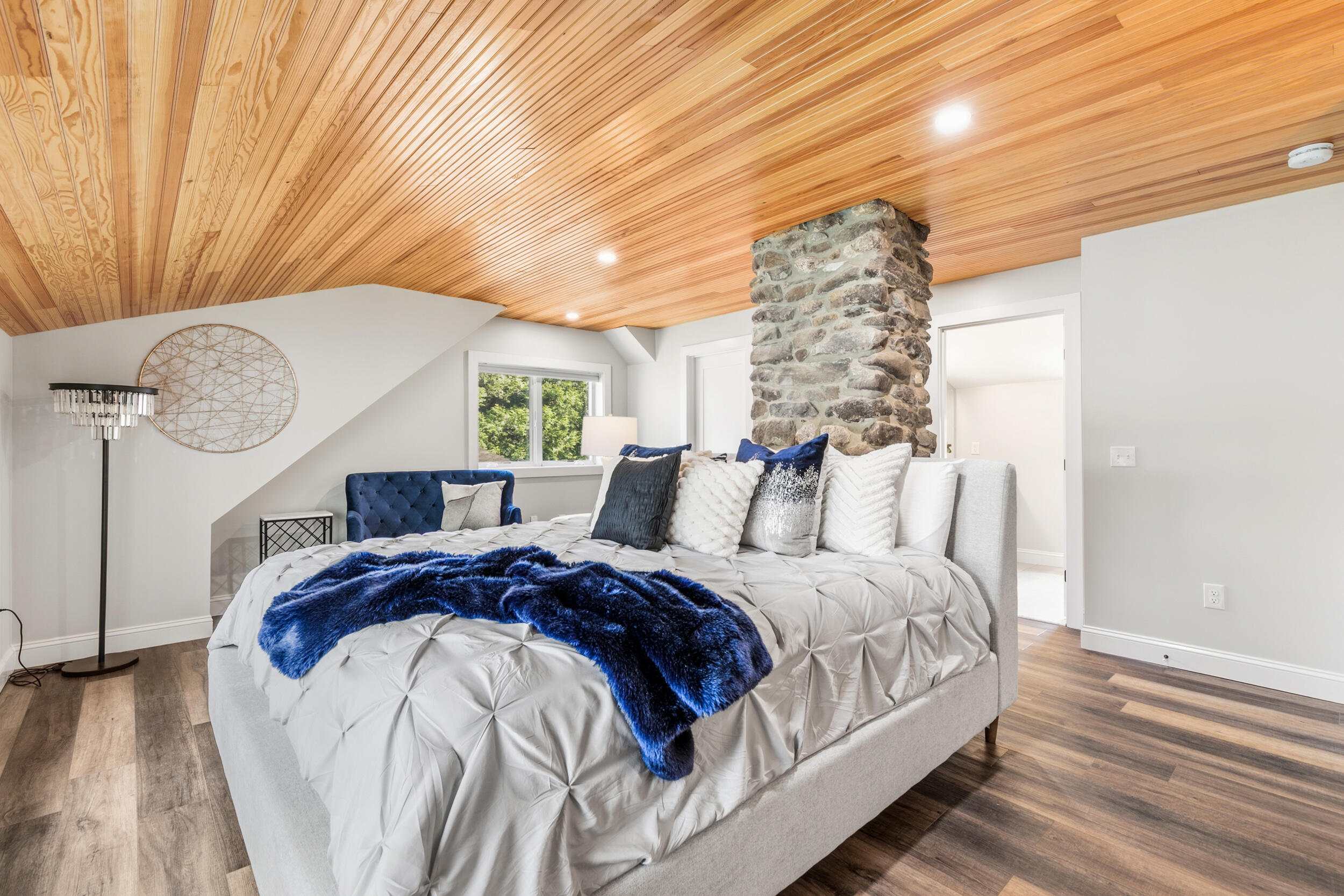 28 E Eleanor Avenue Standish ME 04084