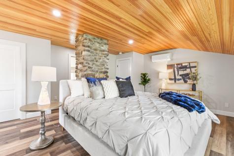 28 E Eleanor Avenue Standish ME 04084