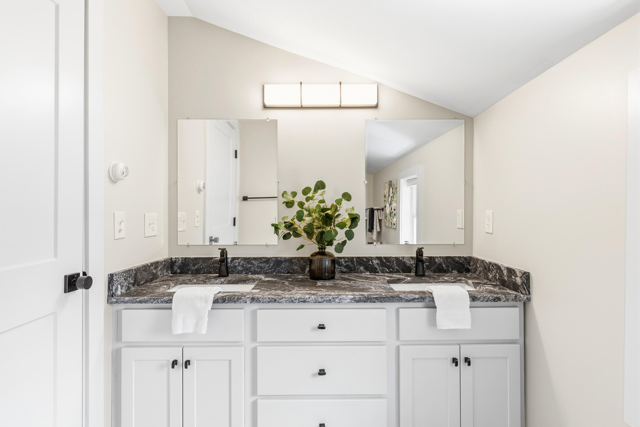 28 E Eleanor Avenue Standish ME 04084