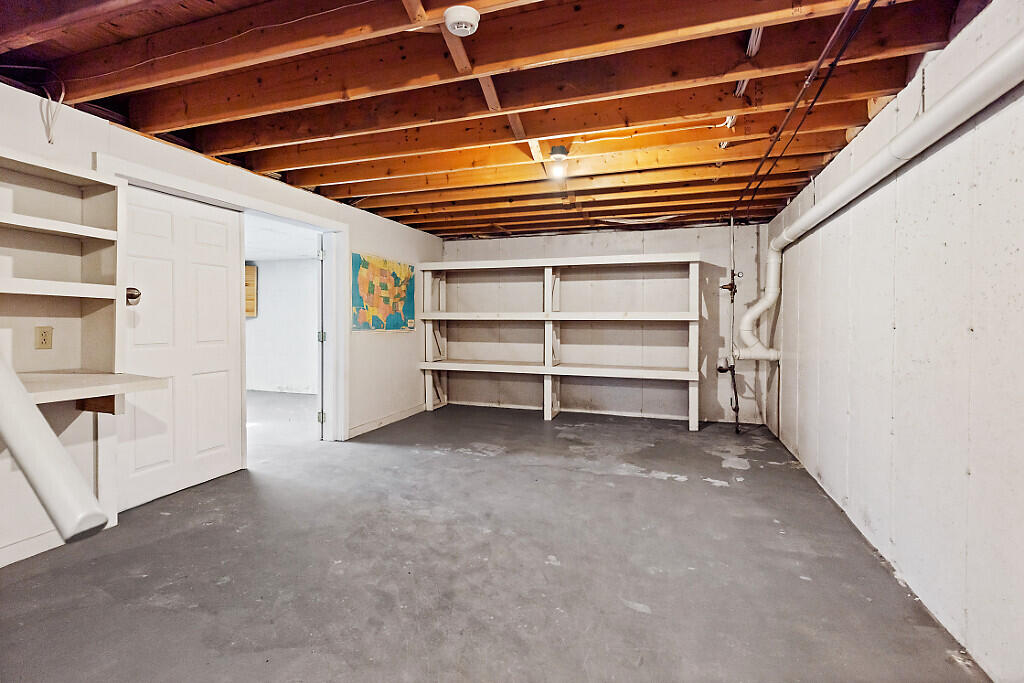 22 Court Street Winslow ME 04901