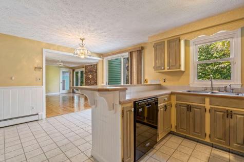 75 Running Hill Road Scarborough ME 04074