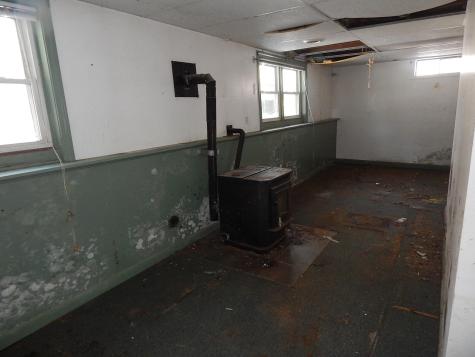 30 Hillcrest Street Gardiner ME 04345