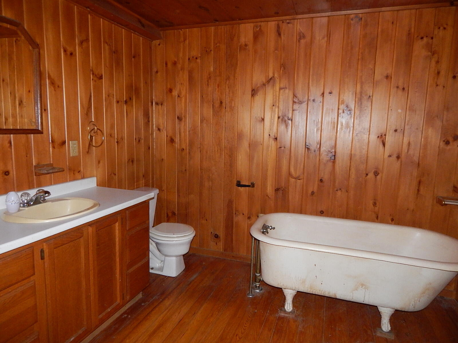 17 W Birch Lane Beaver Cove ME 04441