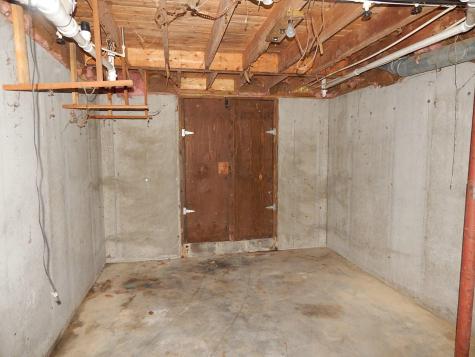 17 W Birch Lane Beaver Cove ME 04441