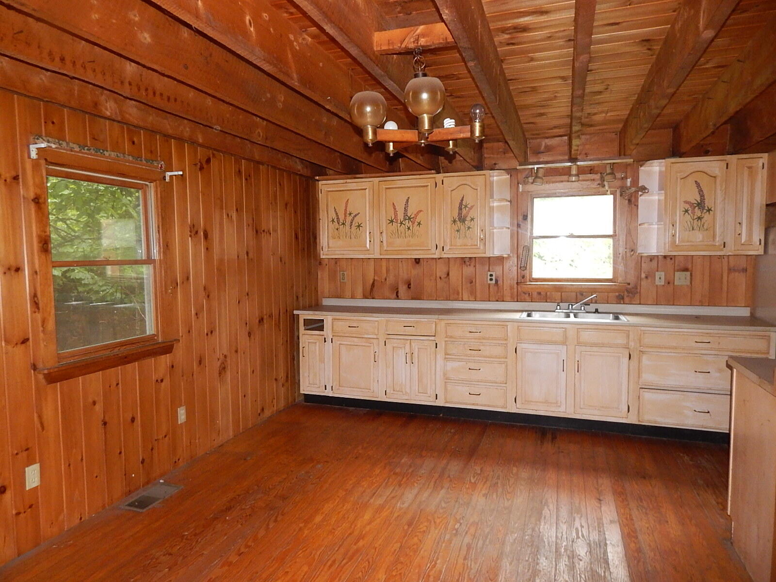 17 W Birch Lane Beaver Cove ME 04441