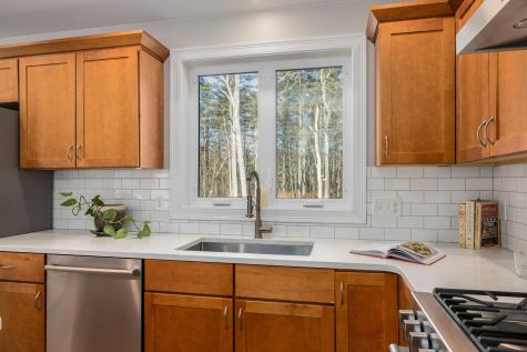 82 Stacy Lane Eliot ME 03903