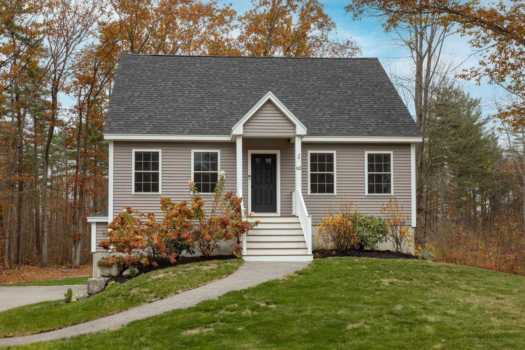 82 Stacy Lane Eliot ME 03903