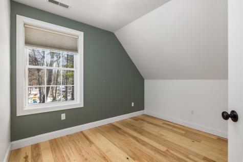 82 Stacy Lane Eliot ME 03903