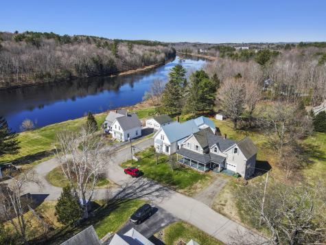 17 Grange Street Dover-foxcroft ME 04426