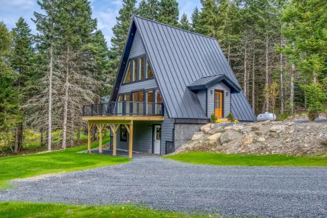 10 The Loop Road Dallas Plt ME 04970