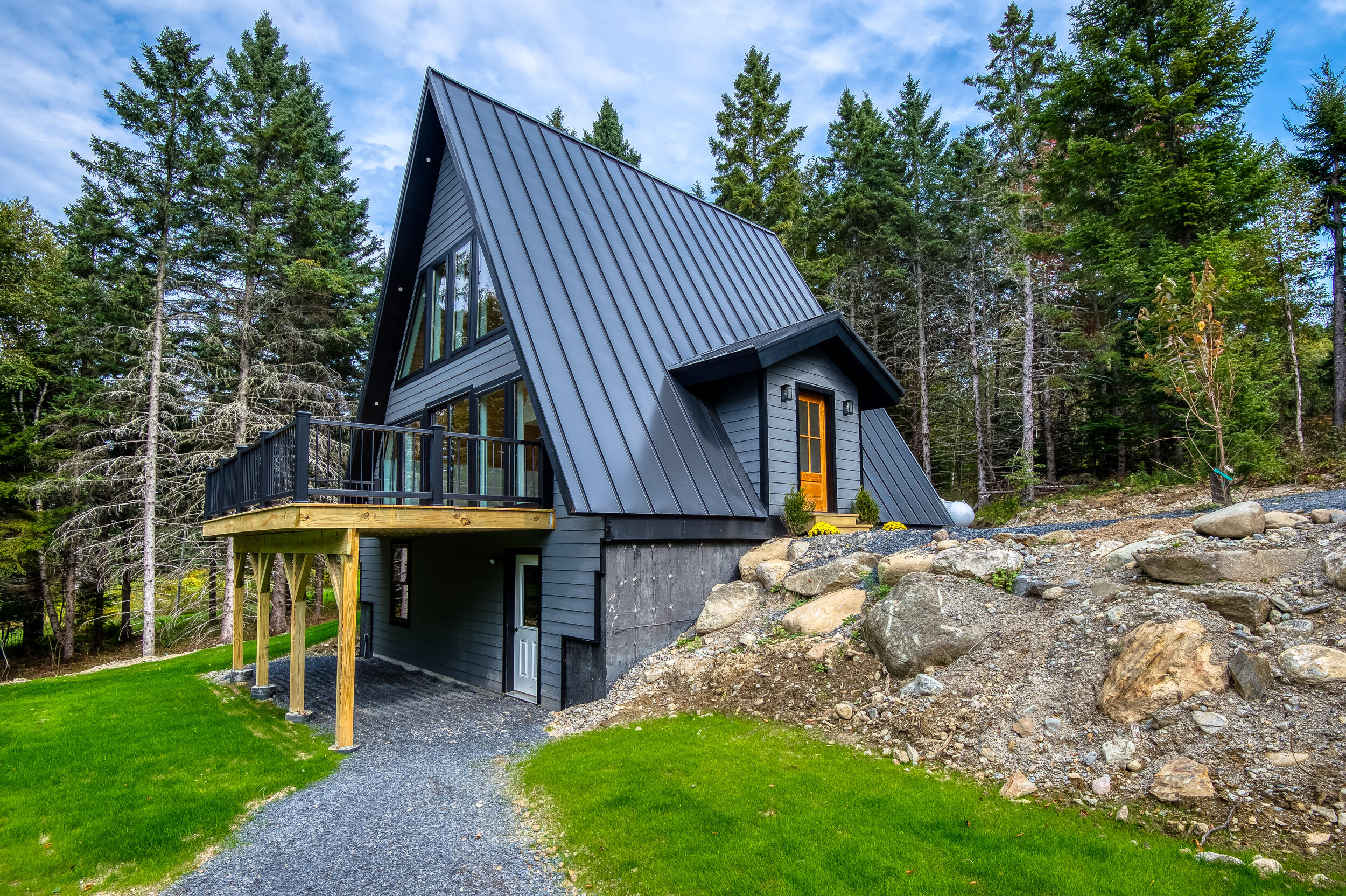 10 The Loop Road Dallas Plt ME 04970