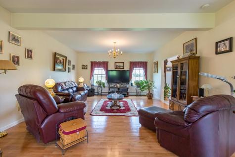 5 Clayton Drive Lewiston ME 04240