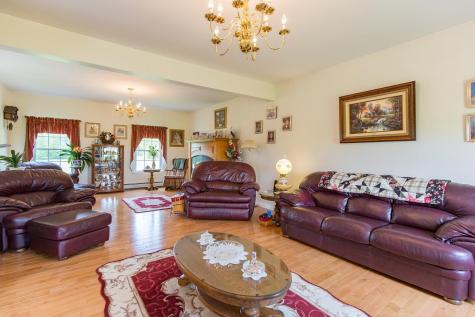 5 Clayton Drive Lewiston ME 04240