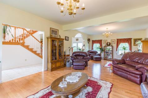 5 Clayton Drive Lewiston ME 04240
