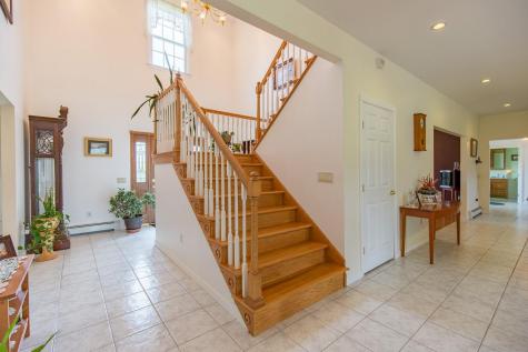 5 Clayton Drive Lewiston ME 04240