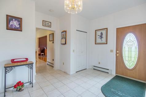 5 Clayton Drive Lewiston ME 04240