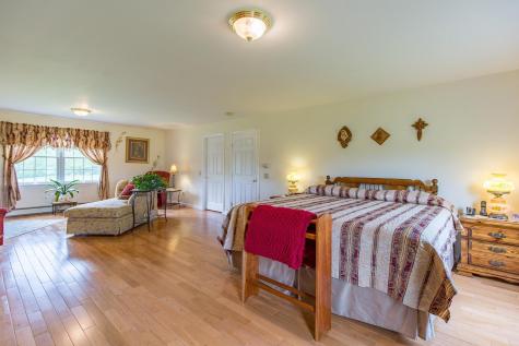 5 Clayton Drive Lewiston ME 04240