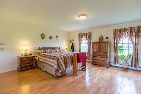 5 Clayton Drive Lewiston ME 04240