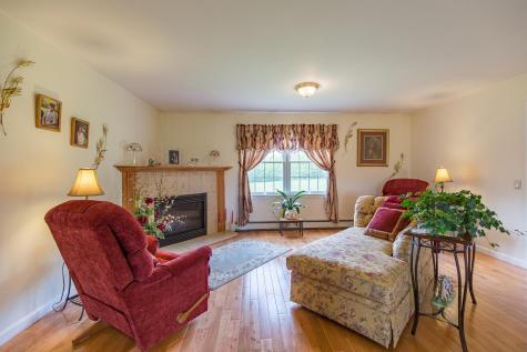 5 Clayton Drive Lewiston ME 04240