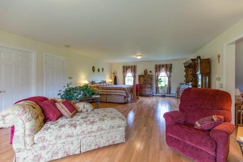 5 Clayton Drive Lewiston ME 04240
