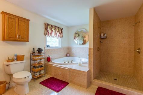 5 Clayton Drive Lewiston ME 04240