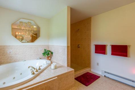 5 Clayton Drive Lewiston ME 04240