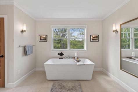 17 Harmony Hill Yarmouth ME 04096