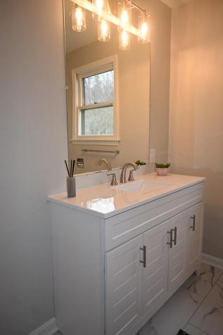 8 Lucas Lane Bowdoinham ME 04008