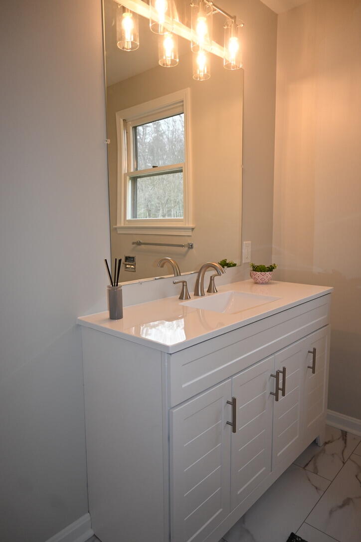 8 Lucas Lane Bowdoinham ME 04008