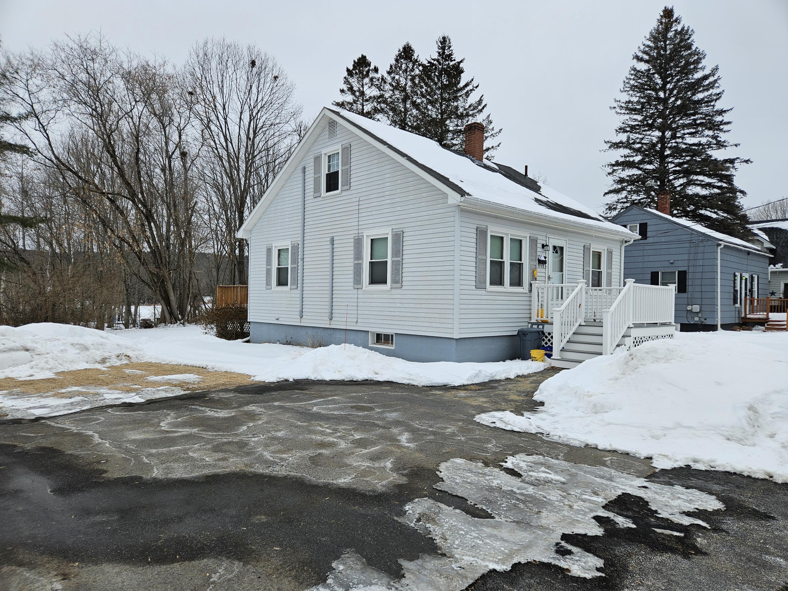 24 Bailey Avenue Lewiston ME 04240
