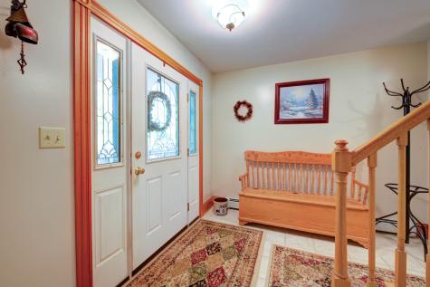 81 Madison Drive Naples ME 04055