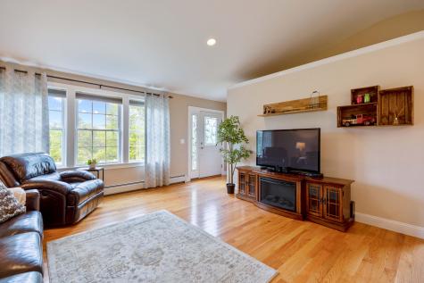 4 Martin Heights Raymond ME 04071