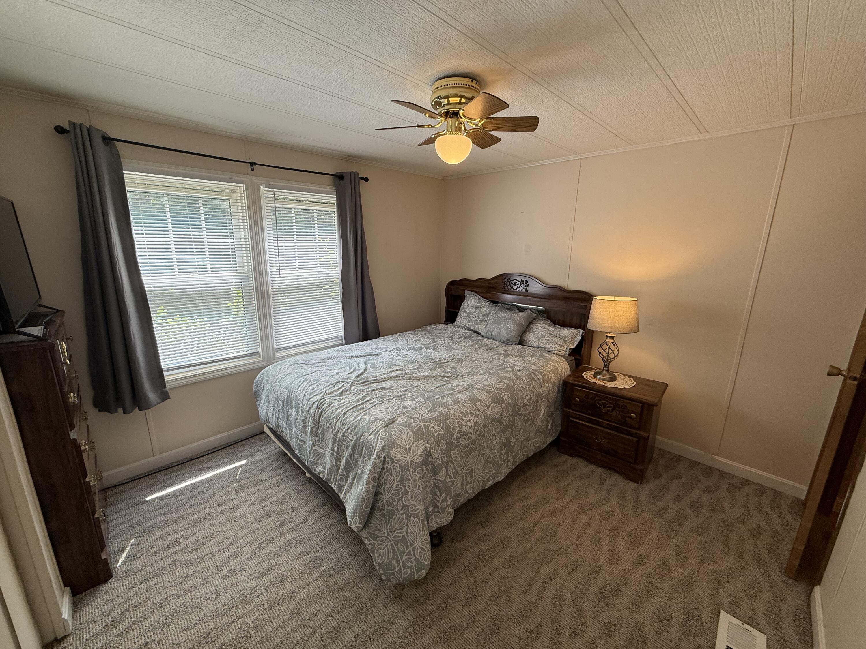9 Lynewood Drive Norway ME 04268