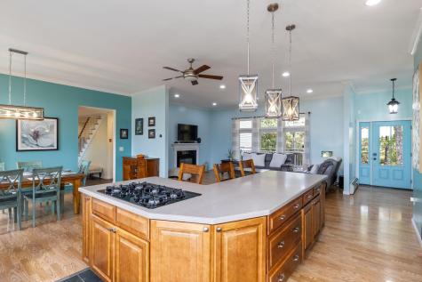 29 High Point Place Bradley ME 04411