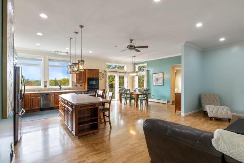 29 High Point Place Bradley ME 04411