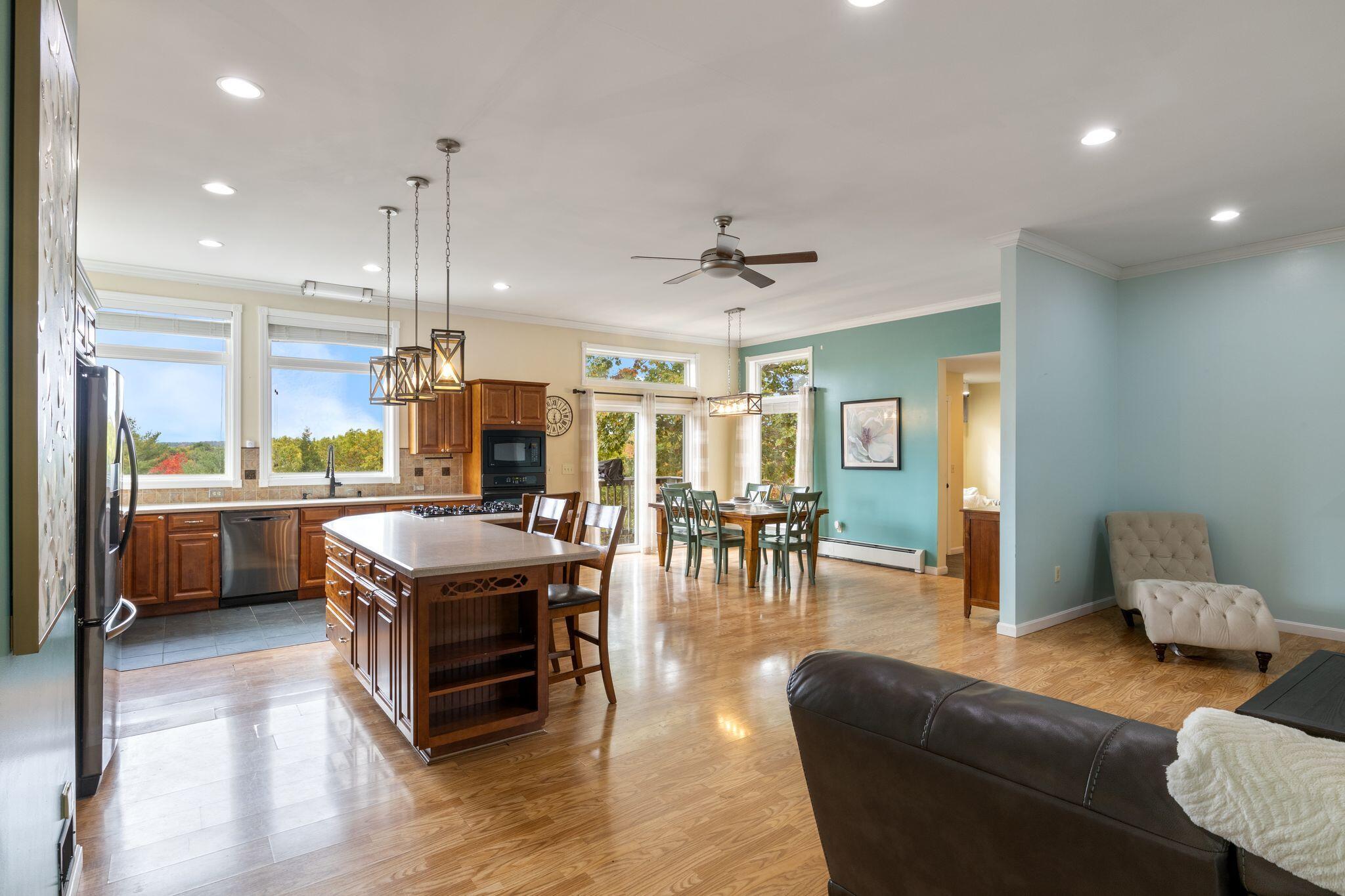 29 High Point Place Bradley ME 04411