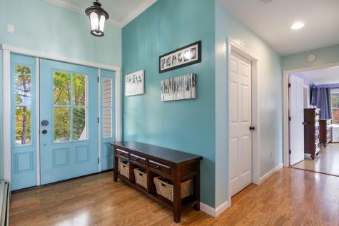 29 High Point Place Bradley ME 04411