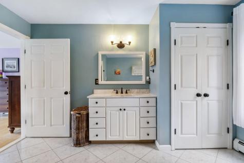 29 High Point Place Bradley ME 04411